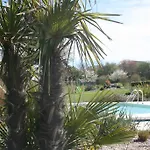 Domaine 3 Soleils Bed and Breakfast