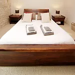 Domaine 3 Soleils Bed and Breakfast