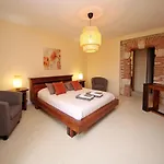 Domaine 3 Soleils Bed and Breakfast Labastide-de-Lévis
