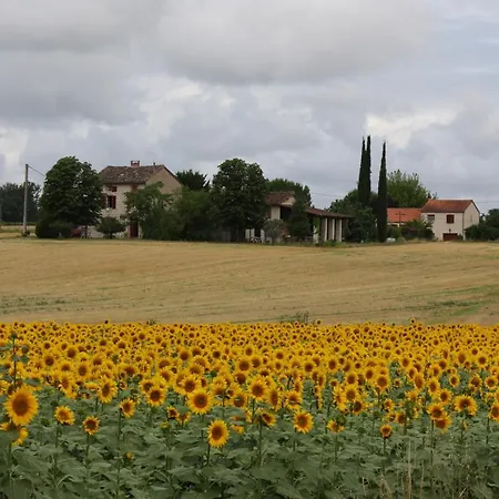 Domaine 3 Soleils Bed and Breakfast 3*