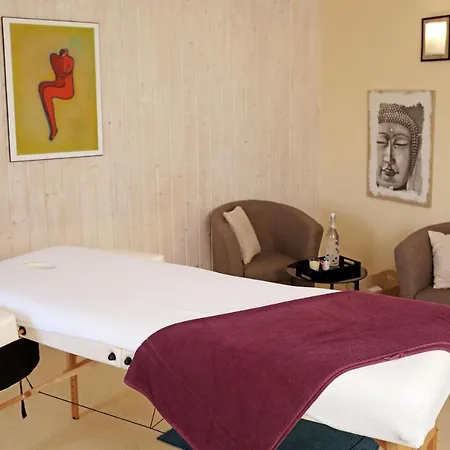 Domaine 3 Soleils Bed and Breakfast 3*